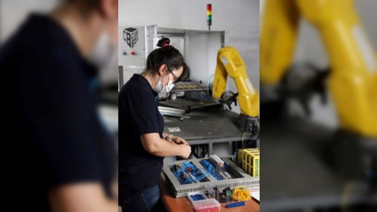 İşsizlikten korkan gençler otomasyon eğitimine yöneldi
