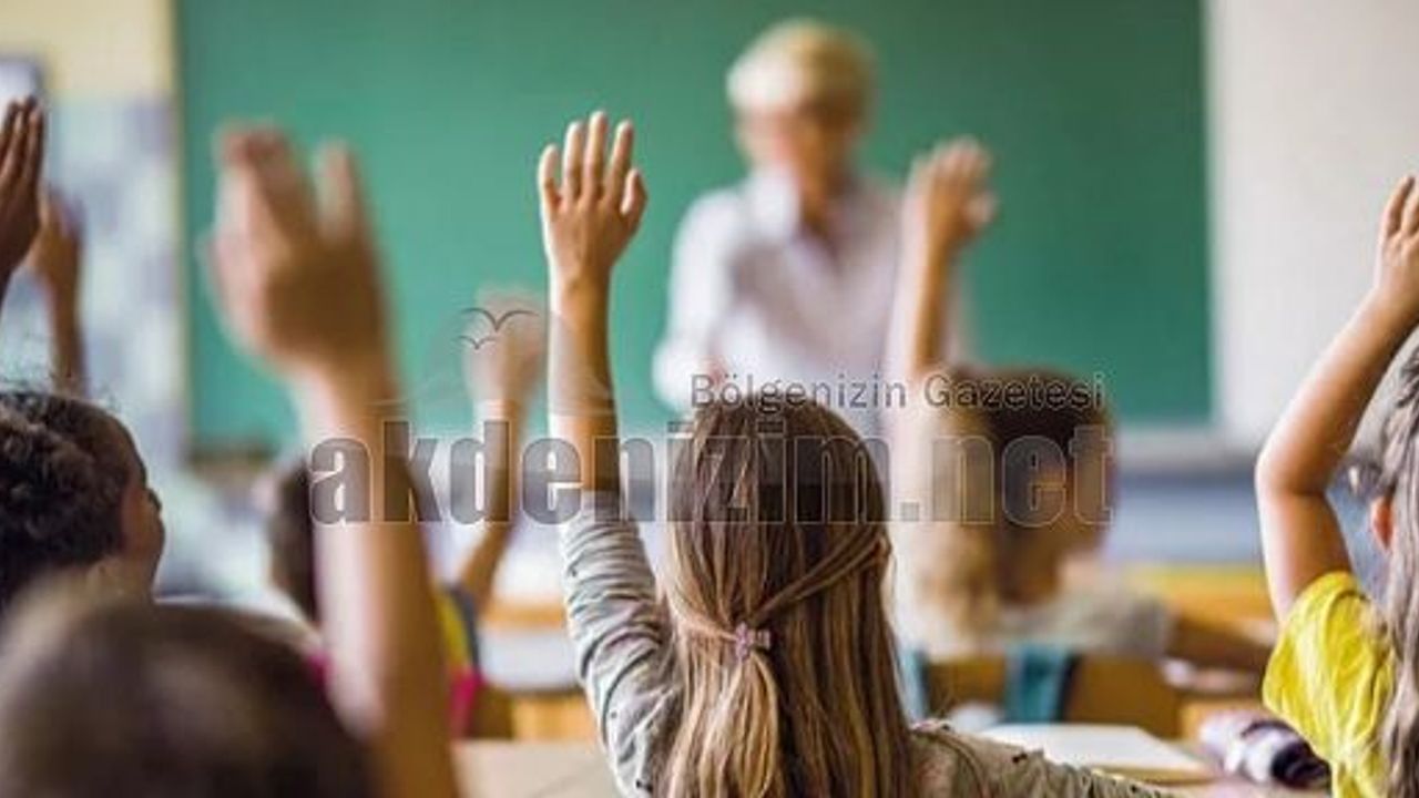 Alanya’da da depremzede öğrencilerin eğitimine başlandı.