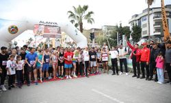 24. Alanya Atatürk Halk Koşusu Ve Yarı Maratonu Yapılacak