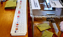 Yerel Seçimlerde Oy Pusulalarını Zarfa Nasıl Koyacağız.