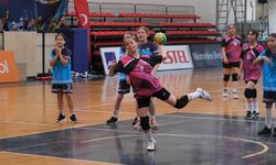 Hentbol Minikler Türkiye Şampiyonası Başladı