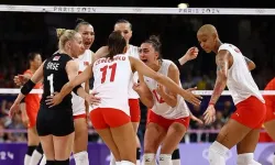 YARI FİNALDEYİZ! Türkiye Çin'i final setinde yendi: 3-2