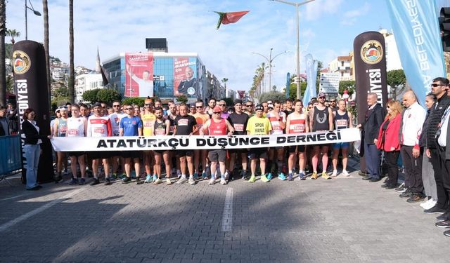 24.Alanya Atatürk Halk Koşusu Ve Yarı Maratonu Tamamlandı