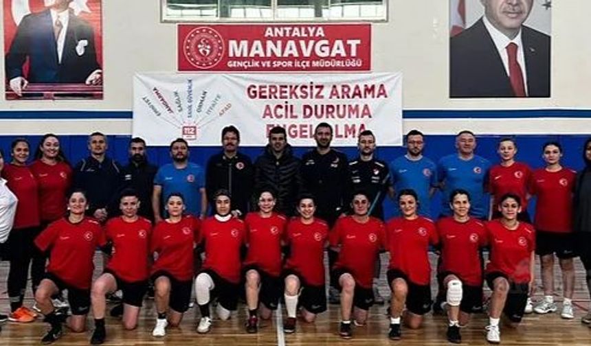 İşitme Engelliler Futsal A Milli Takımı Manavgat'ta kamp yaptı.