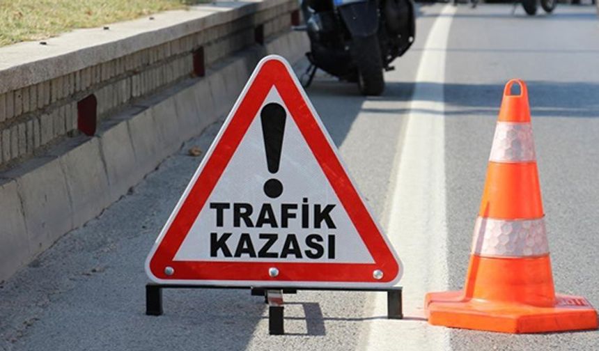 Akseki'de Otomobilin Bariyerlere Çarpması Sonucu 2 Kişi Yaralandı