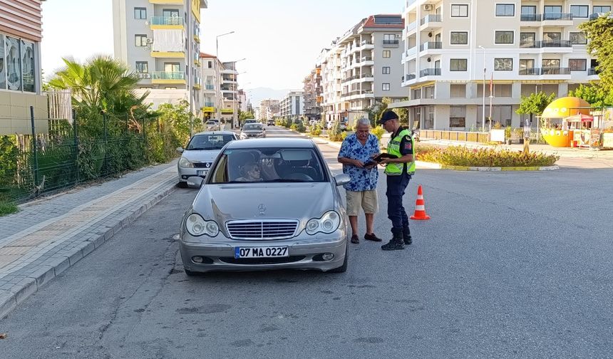 GEREKLİ ŞARTLARI TAŞIMAYAN 12 ARAÇ TRAFİKTEN MEN EDİLDİ