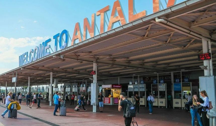 ANTALYA HAVALİMANI'NDA YOLCU TRAFİĞİ, 35 MİLYON AŞTI