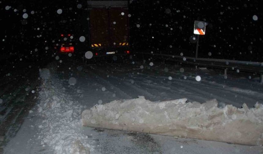 ANTALYA-KONYA KARAYOLU’NDA KAR YAĞIŞI